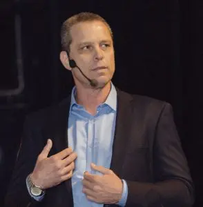 מכירות בשיטת הגישור עמיר קרן | סדנאות, קורסים וליווי מערכי מכירות